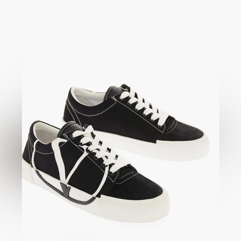 Valentino Trick Canvas & Leather Size 5 Sneakers. 🖤